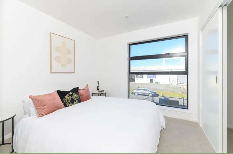 68 Rauemi Way Te Atatu South_6