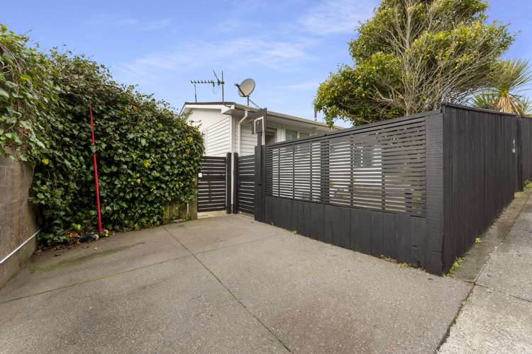 2/107 Allington Road Karori_18