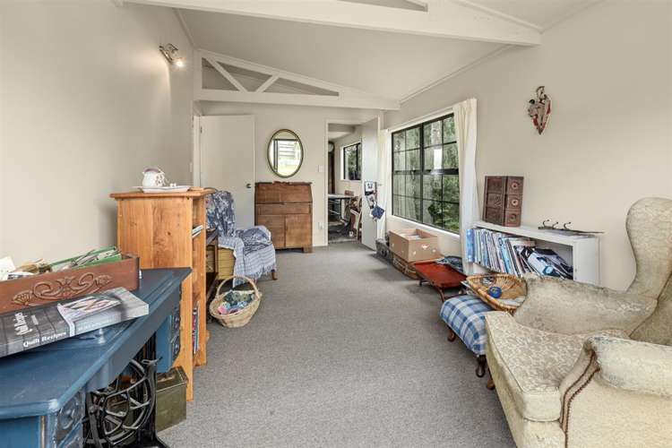 565 Barber Road Otewa_24