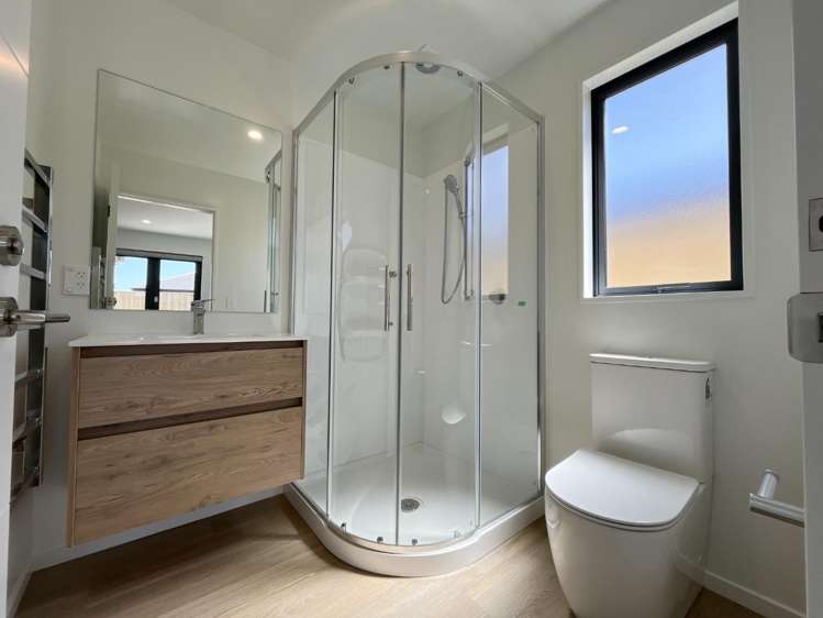 32 Mondo Drive 11103_12