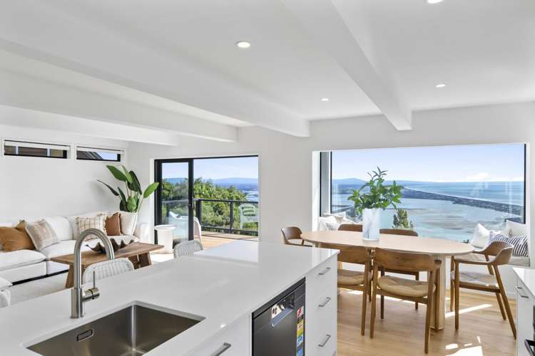 1/24 Revelation Drive Clifton_6