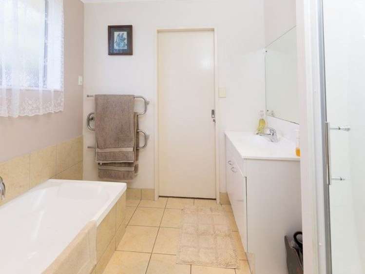 17 Ranch Place Pukekohe_4