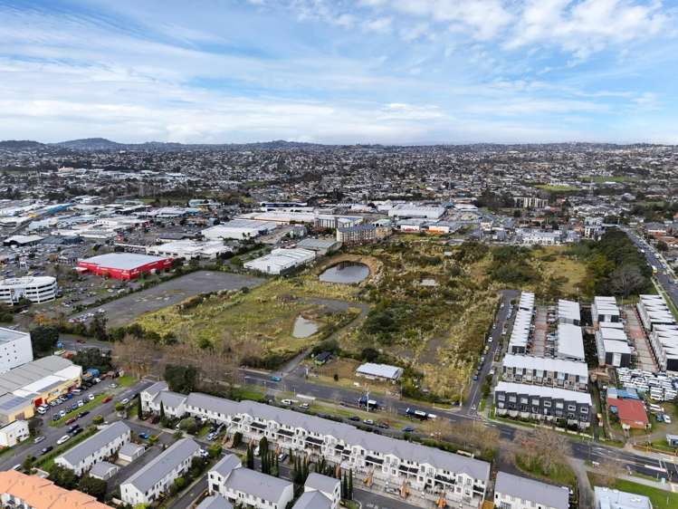 29 Crown Lynn Place New Lynn_2