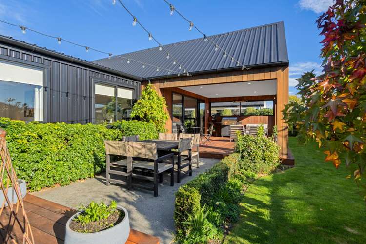 12 Spitfire Drive Burleigh_19