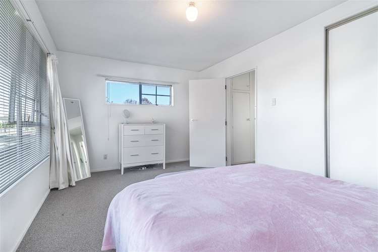 7 Apsley Drive Russley_9