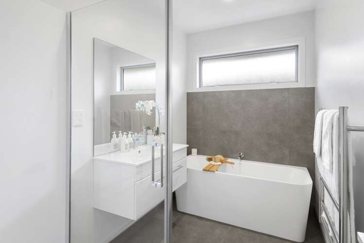 585 Madras Street Saint Albans_17