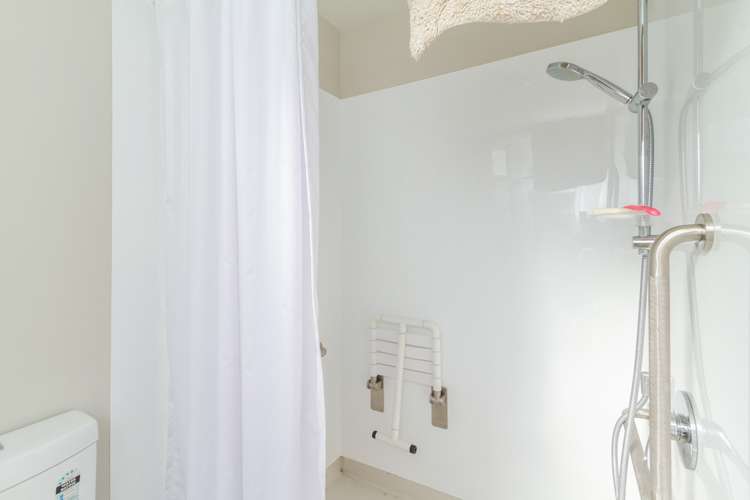 2/14 Up Oroua Street Eastbourne_13