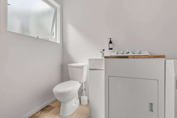 4 Kennedy Avenue Forrest Hill_16