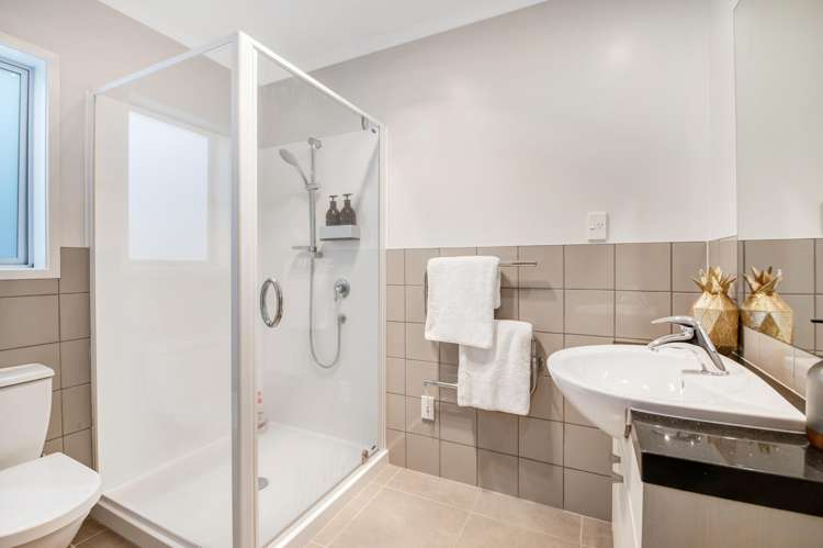 115 Parkview Drive Gulf Harbour_21