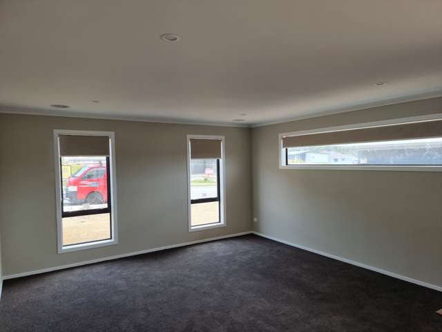 74 Hokioi Drive Porirua_4