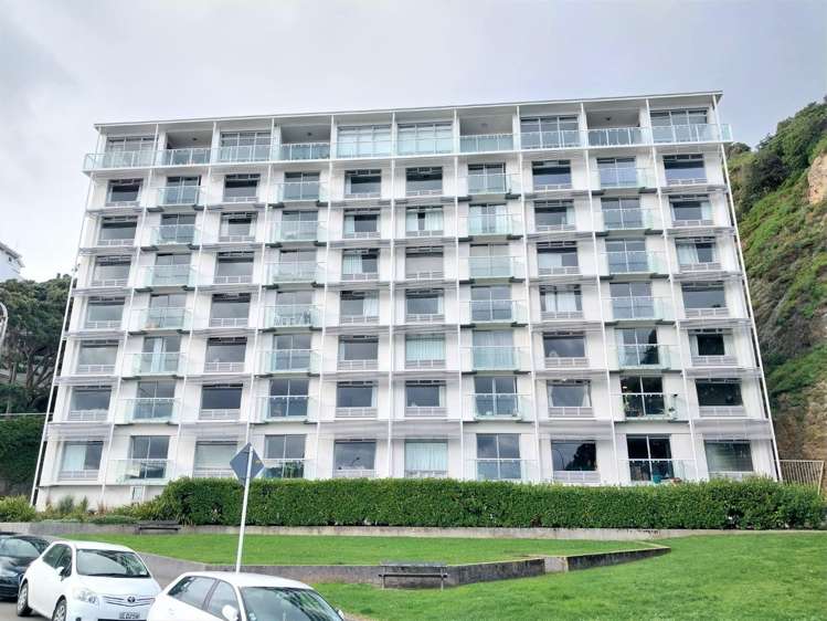 20A/370 Oriental Parade 1322_8