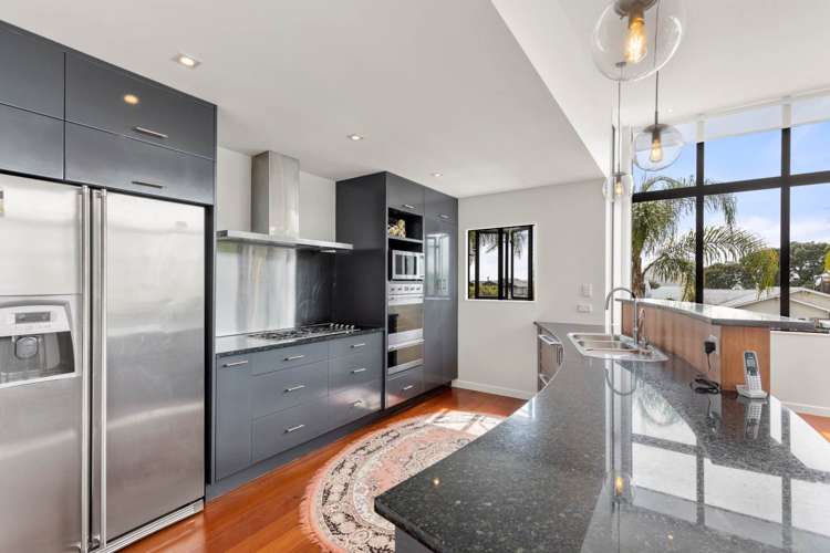 15 Hamana Street Narrow Neck_4