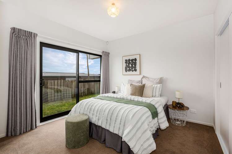 30 Red Beech Avenue Woodridge_17