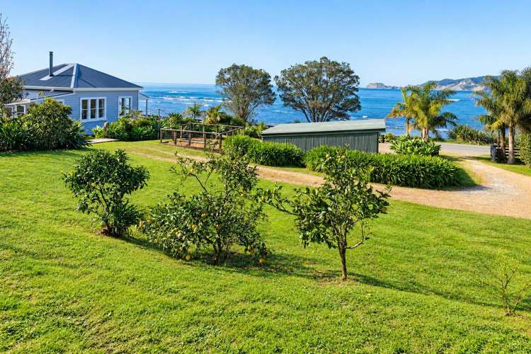 165 Beach Road Tokomaru Bay_30