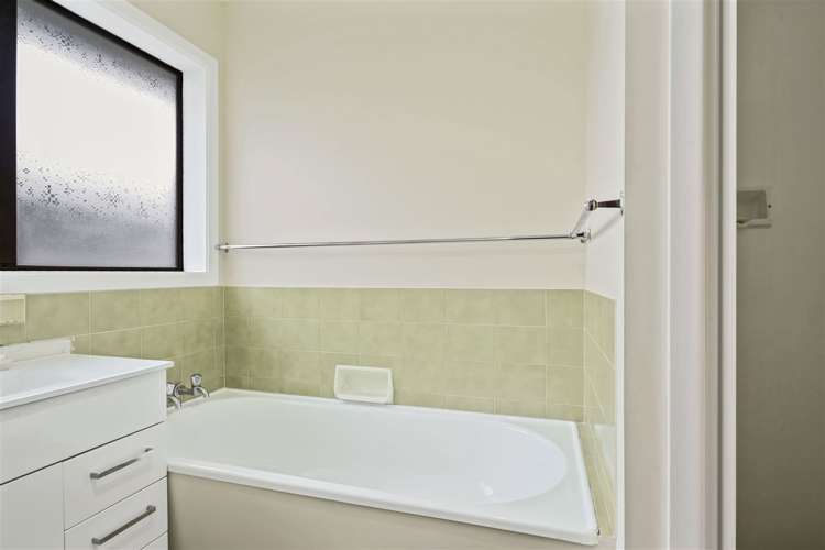 34 Cullahill Street Harewood_12