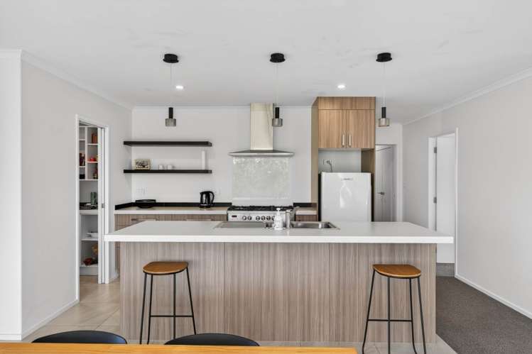 12 Kahukaka Road One Tree Point_13