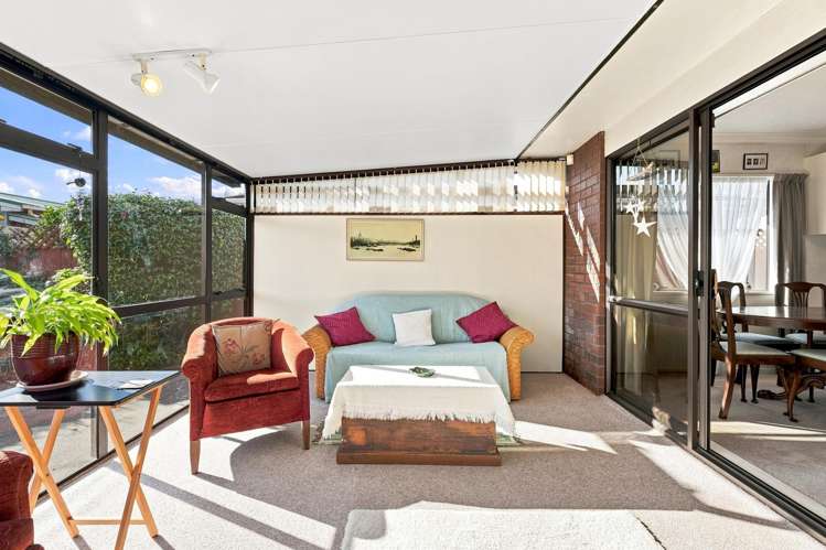 2 Warwick Place Springvale_11