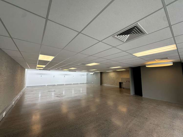 Whole Building/355 New North Road_0