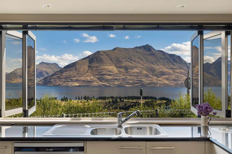 5 Vancouver Drive Queenstown_12
