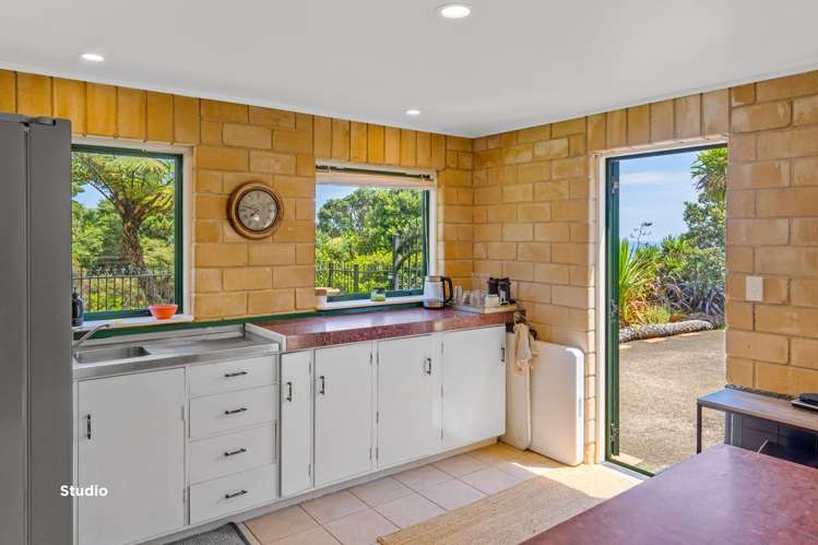 6 Berridge Road Muriwai Beach_18