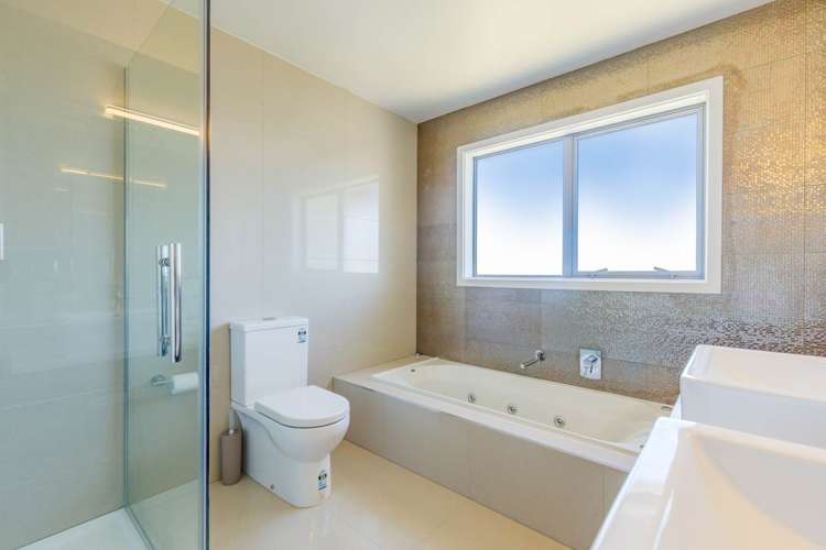 99 Medallion Drive Oteha_17