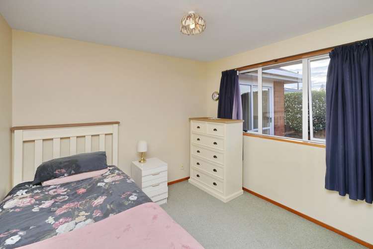 2/10 O'Briens Road Sockburn_11