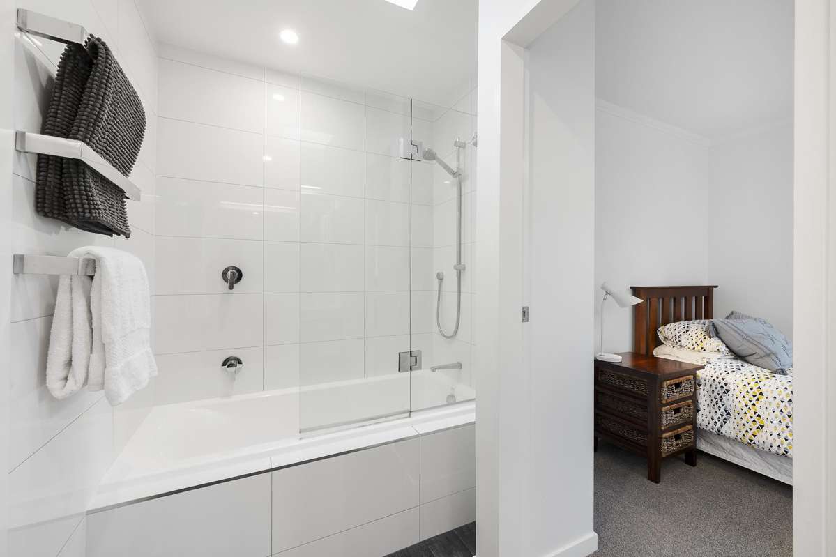 16 and 16A Oroua Street_5