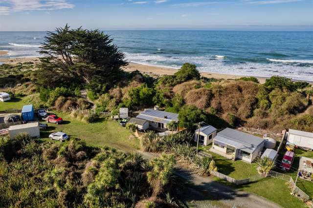 The Beach Bach with Privacy