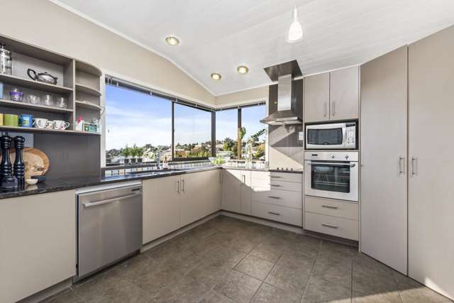 57 Hillcrest Road Otumoetai_2