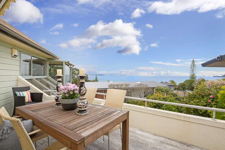 2/10 Burford Place Mellons Bay_0