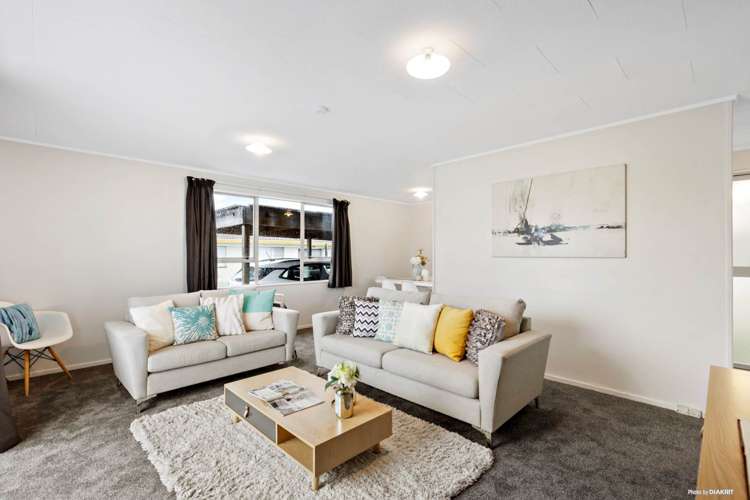 2/2 Hunua Road Papakura_11