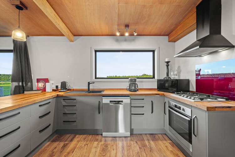 1591 Thongcaster Road Oxford_6