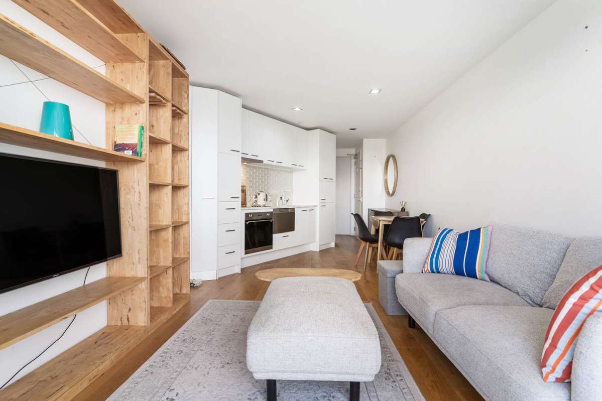 1E/17 Blake Street_4