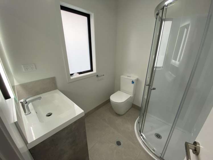 1C/19 Hibiscus Avenue Hamilton Lake_2