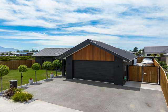 11 Kittyhawk Road Burleigh_4