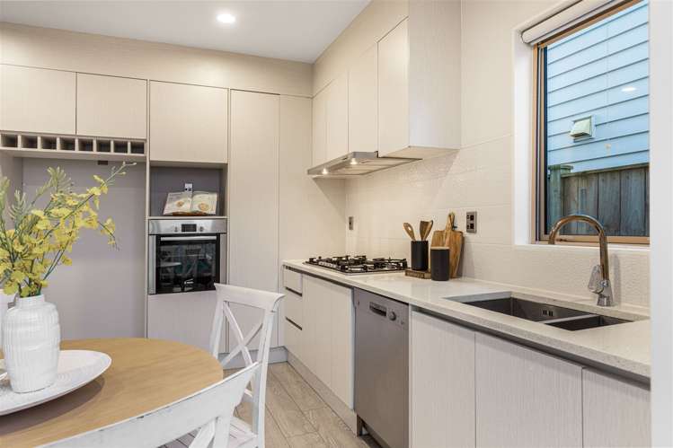 14 Calcite Avenue Flat Bush_8