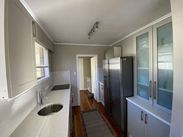 1/61 Royal View Road Te Atatu South_1