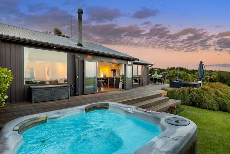 205 Fuller Road South Head_3