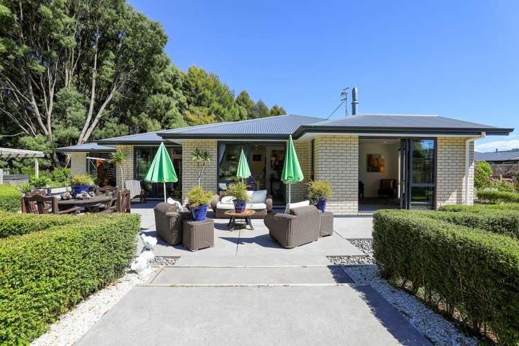 16 Karaka Place Kinloch_5