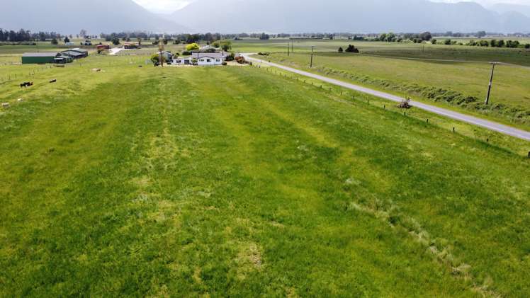 8 La Fontaine Road Harihari_10