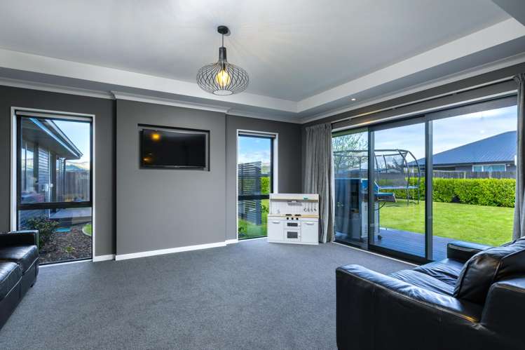 17 Catalina Crescent Burleigh_11