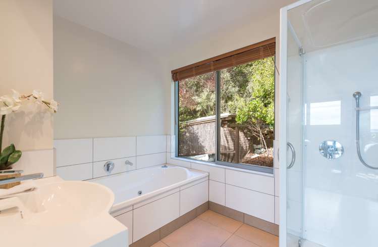 12 Valhalla Drive Richmond_11