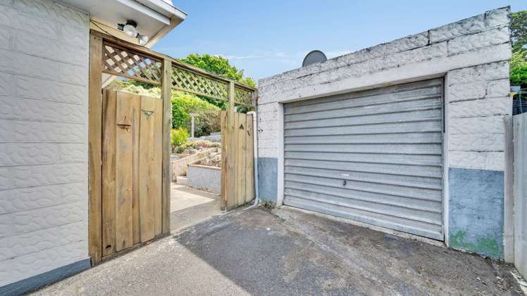 54 Waldron Crescent Green Island_21