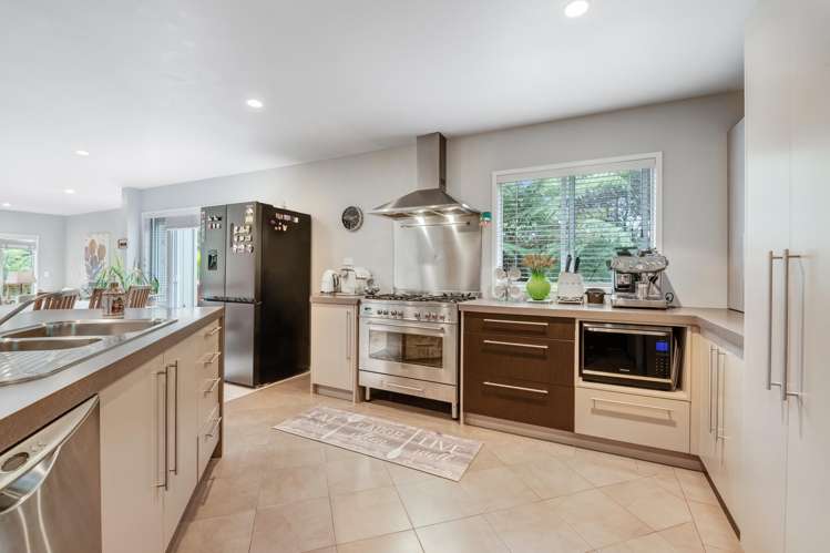 15 Springwater Vale Unsworth Heights_5