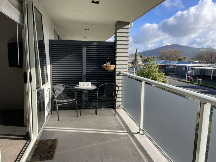 2d Lytton Street Victoria_13
