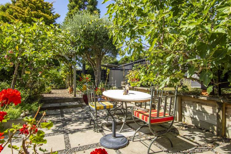 14 Strange Grove Matua_16