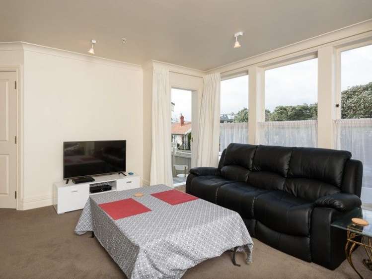 2/33 Hobson Street Thorndon_2