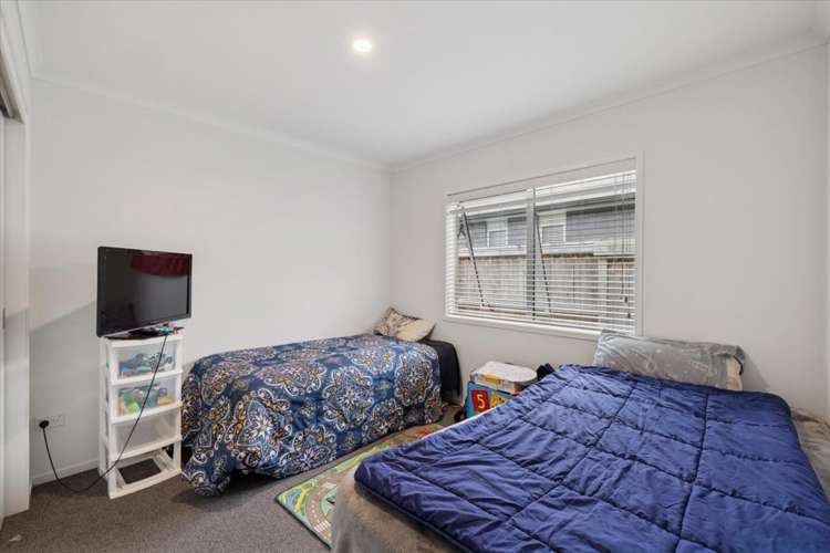 44 Awataha Crescent Pyes Pa_11