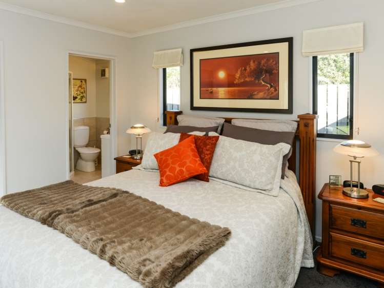 212 Frimley Oaks Frimley_7