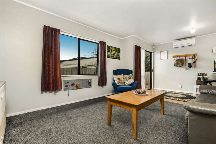 2/4 Pratt Street Papakura_3